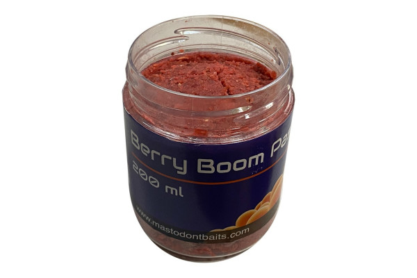 Mastodont Baits Berry Boom Pasta 200ml